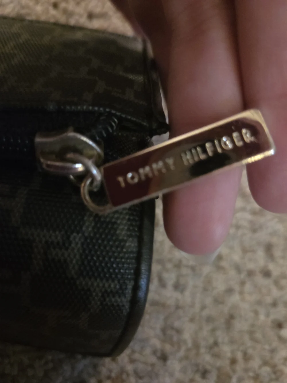 Tommy Hilfiger trifold wallet